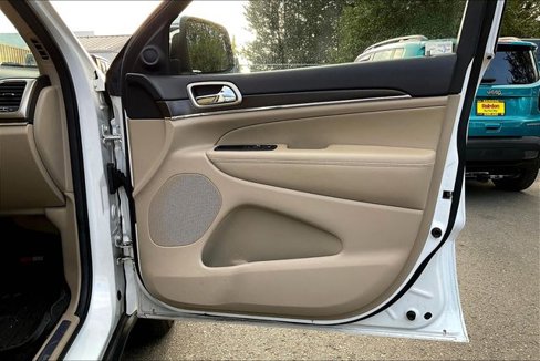 Used 2014 Jeep Grand Cherokee Limited image 21