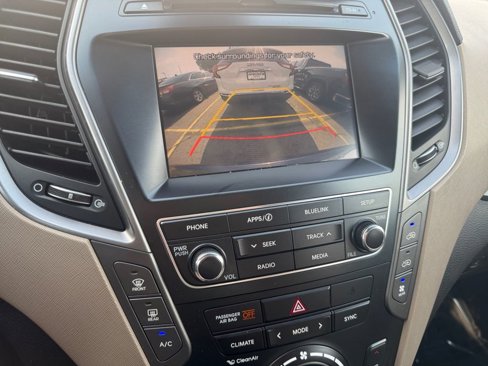 Used 2017 Hyundai Santa Fe SE image 23