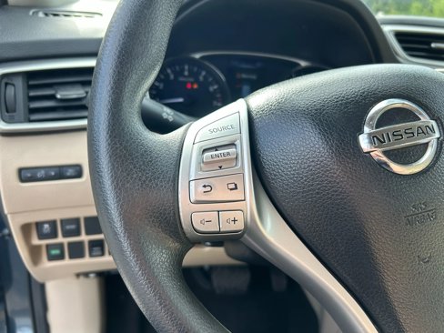 Used 2016 Nissan Rogue S image 13