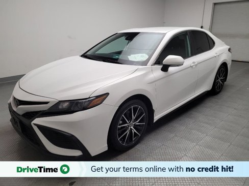 Used 2022 Toyota Camry SE image 1