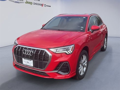 Used 2024 Audi Q3 2.0T Premium image 1