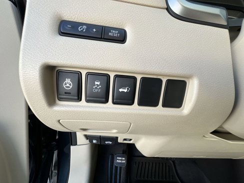 Used 2018 Nissan Murano Platinum image 18