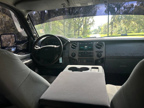 Used 2011 Ford F250 XLT w/ Snow Plow Prep Pkg image 18