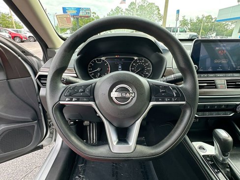 Used 2023 Nissan Altima 2.5 SV image 12
