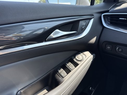 Used 2019 Buick Enclave Essence image 25