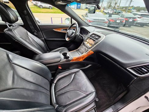 Used 2019 Lincoln Nautilus Reserve image 12