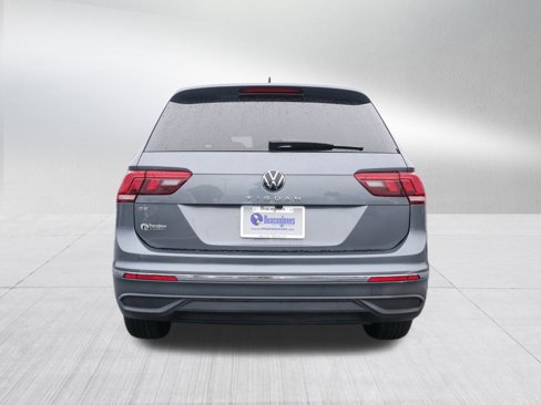 Used 2024 Volkswagen Tiguan SE image 4