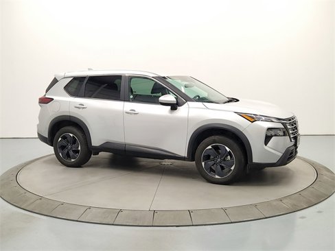 Used 2024 Nissan Rogue SV image 9