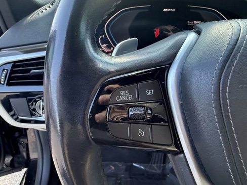 Used 2020 BMW 530e w/ Convenience Package image 26