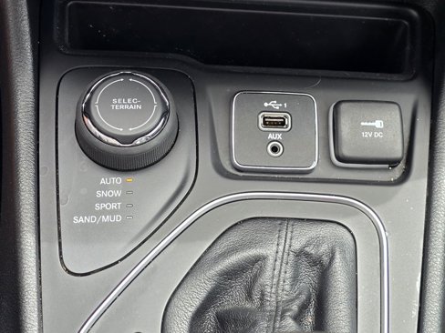 Used 2021 Jeep Cherokee Latitude Lux image 35