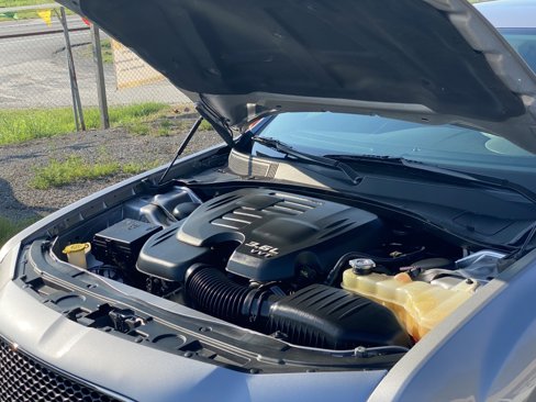 Used 2016 Chrysler 300 Limited image 18