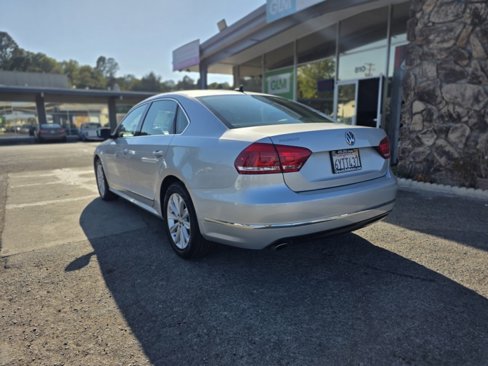 Used 2013 Volkswagen Passat 2.5 SEL Premium image 7