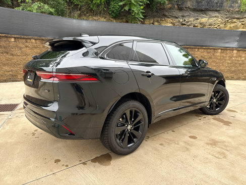 New 2026 Jaguar F-PACE R-Dynamic S image 3