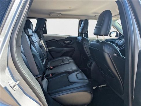 Used 2019 Jeep Cherokee Latitude Plus image 17