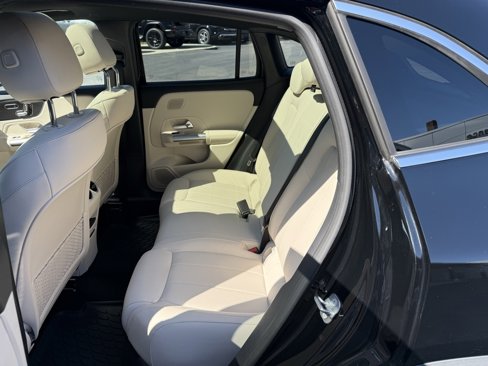 New 2025 Mercedes-Benz GLA 250 4MATIC image 6