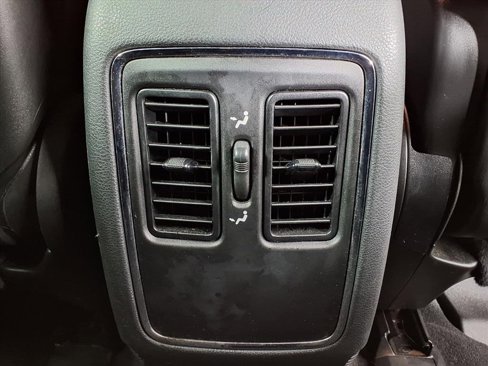 Used 2019 Jeep Grand Cherokee Laredo image 12