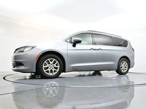 Used 2020 Chrysler Voyager Lxi image 36