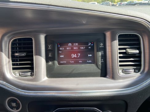 Used 2017 Dodge Charger SE image 16