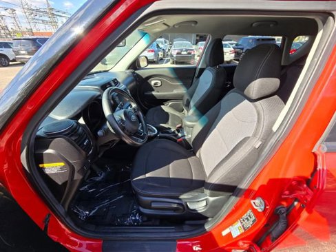 Used 2018 Kia Soul + image 8
