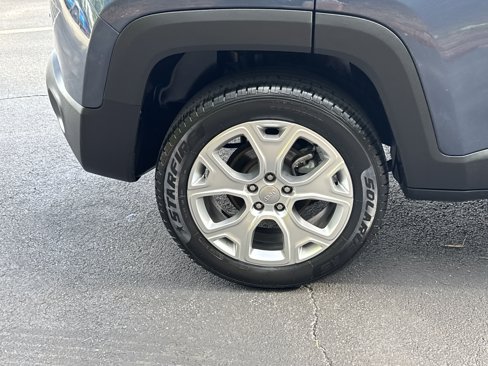 Used 2022 Jeep Renegade Limited image 12