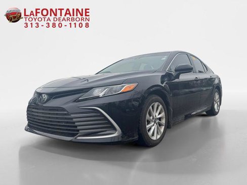 Certified 2022 Toyota Camry LE image 1