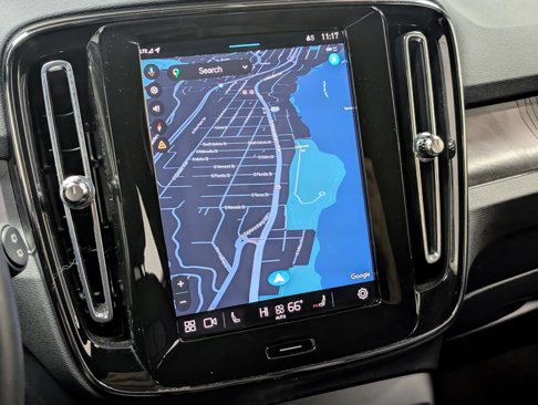 Used 2023 Volvo XC40 Recharge Core image 30