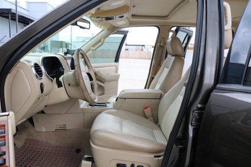 Used 2006 Ford Explorer Eddie Bauer image 39
