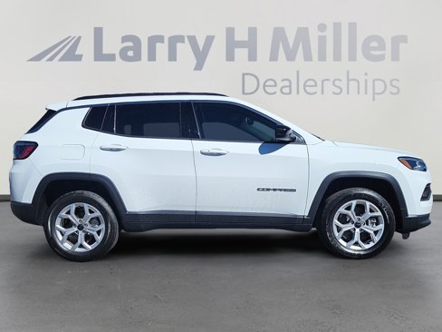 New 2025 Jeep Compass Latitude image 6