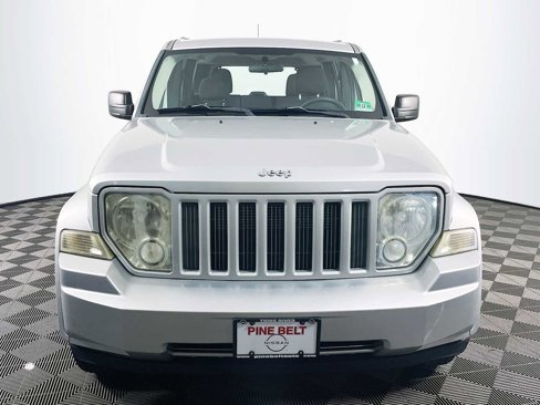 Used 2011 Jeep Liberty Sport image 2
