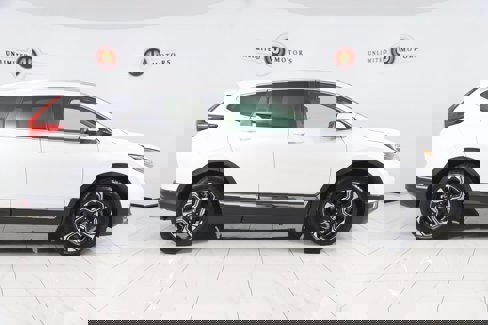 Used 2019 Honda CR-V Touring image 2