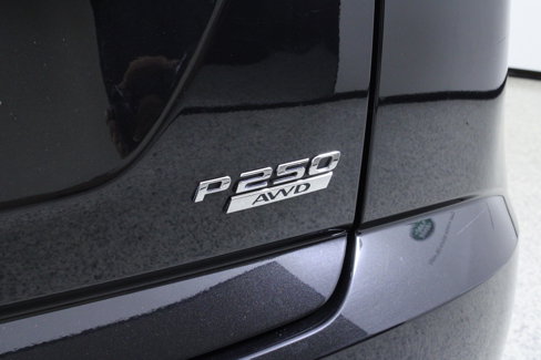 Used 2018 Jaguar E-PACE SE image 10