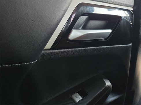 Used 2024 Mitsubishi Outlander SE image 17