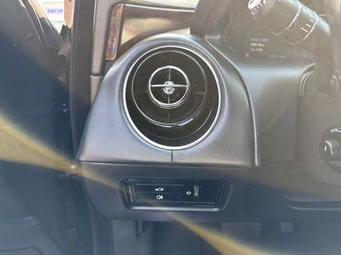 Used 2013 Jaguar XJ image 21