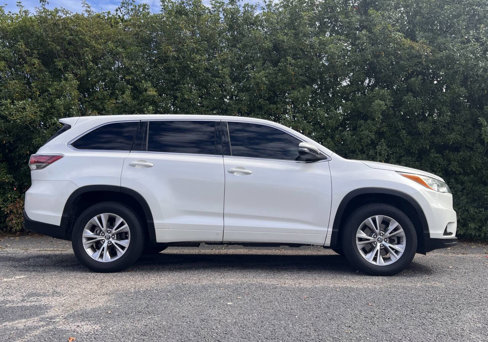 Used 2016 Toyota Highlander LE image 9