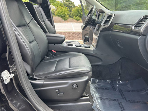 Used 2011 Jeep Grand Cherokee Laredo image 19