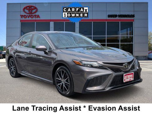 Certified 2021 Toyota Camry SE image 1