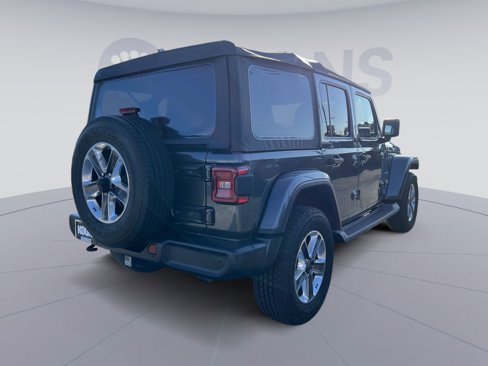Used 2020 Jeep Wrangler Unlimited Sahara image 7