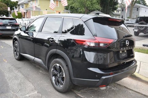 Used 2024 Nissan Rogue SV image 8