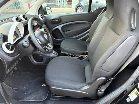 Used 2018 smart fortwo electric drive image 10