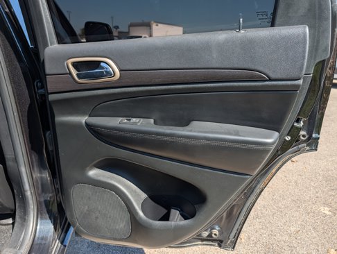Used 2015 Jeep Grand Cherokee Altitude image 31