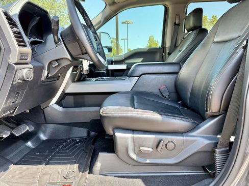 Used 2020 Ford F250 Lariat w/ Chrome Package image 19