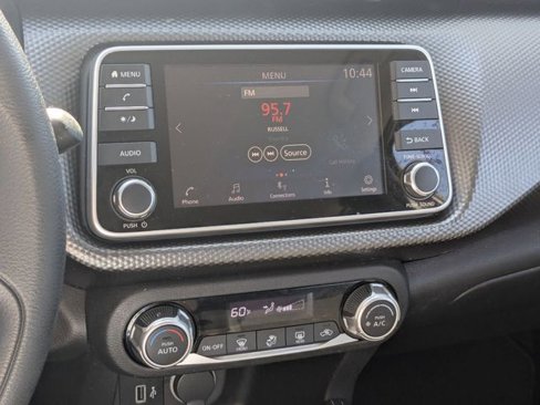 Used 2020 Nissan Kicks SV image 17