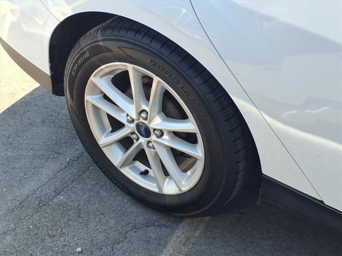 Used 2016 Ford Focus SE w/ SE Winter Package image 28
