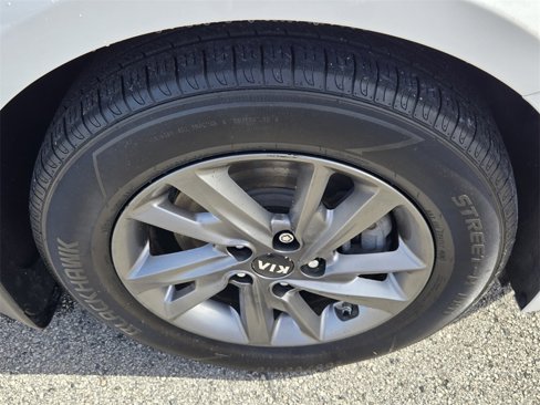Used 2019 Kia Optima LX image 16