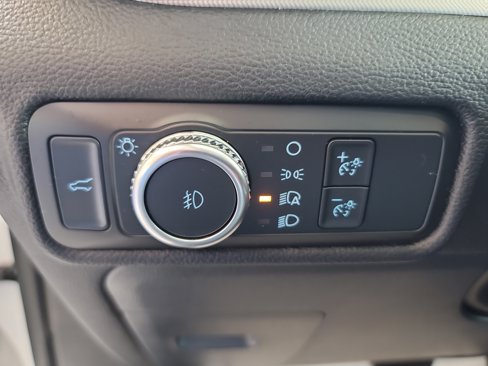 Used 2022 Ford Explorer XLT w/ Equipment Group 202A image 26