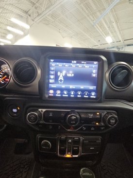 Used 2021 Jeep Gladiator Sport image 18