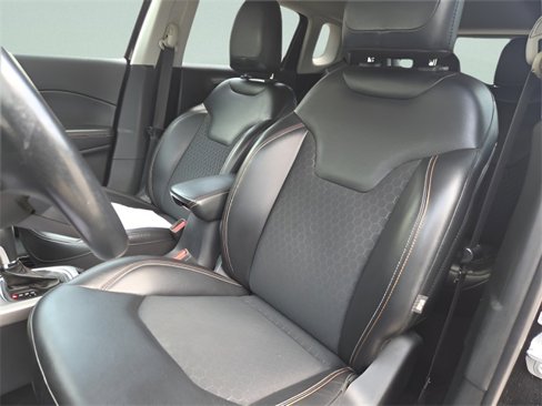 Used 2019 Jeep Compass Latitude w/ Popular Equipment Group image 12