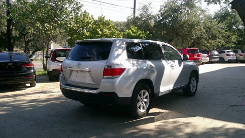 Used 2012 Toyota Highlander FWD image 5