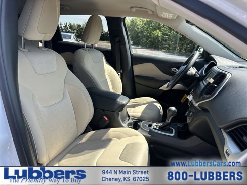 Used 2017 Jeep Cherokee Sport w/ Safety Group image 18