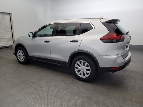 Used 2018 Nissan Rogue S image 3
